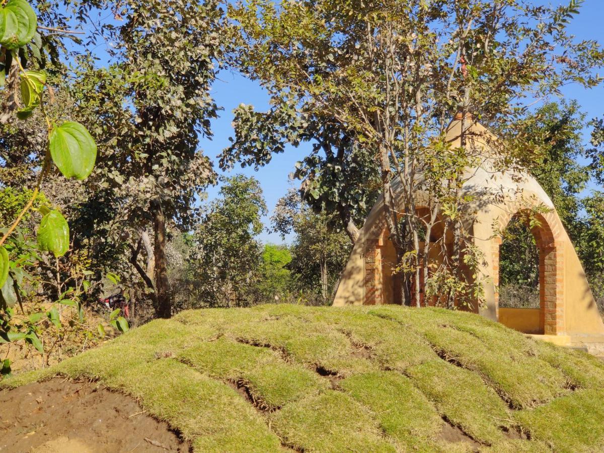Surwahi Social Ecoestate Kānha 外观 照片